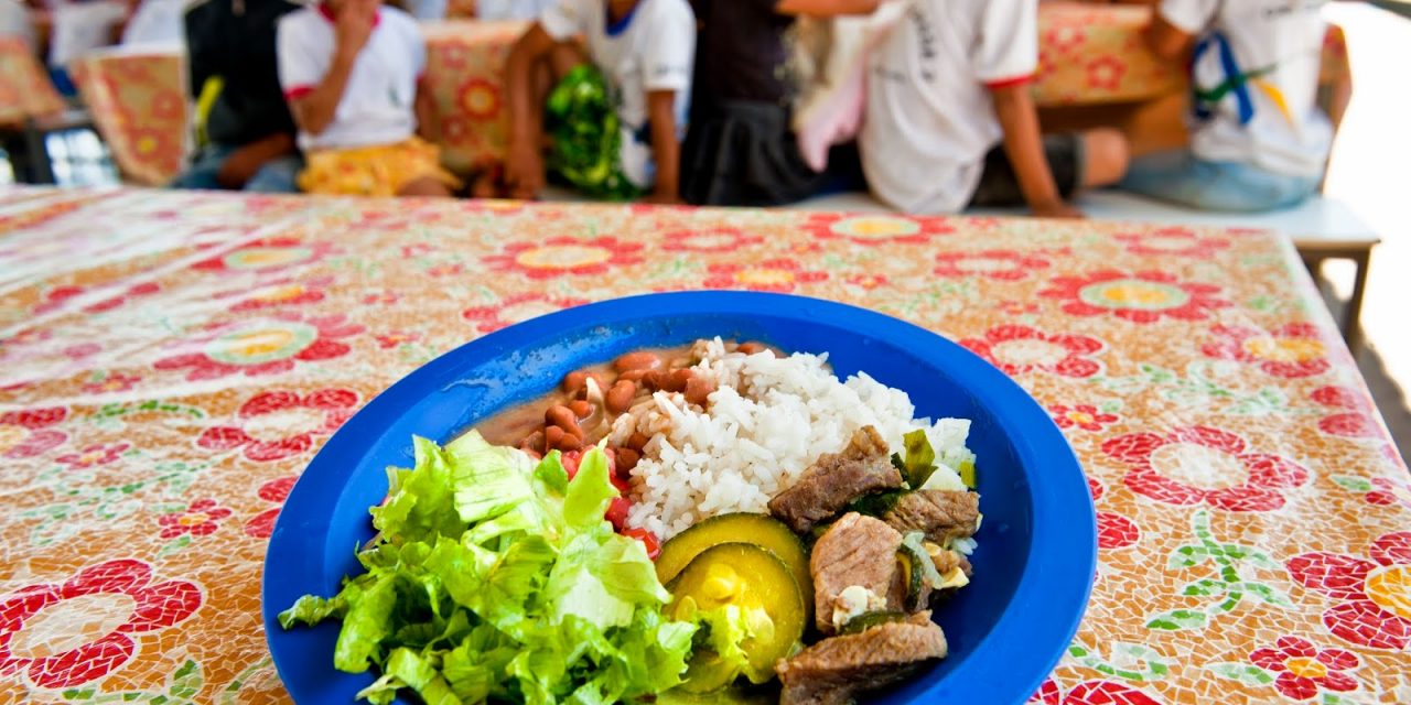 Merenda escolar ainda vai para os alunos