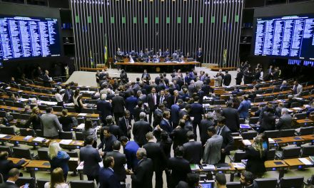 Votação sobre regularização de terras é adiada