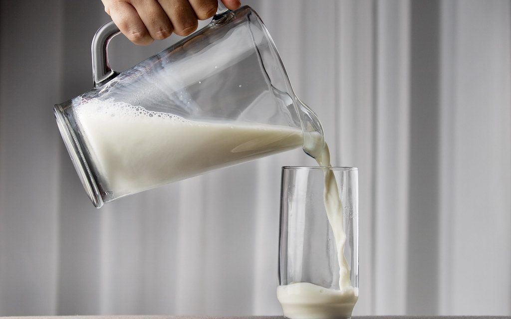 Preço do leite em SC atinge um dos maiores valores da história