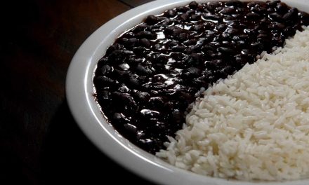 Arroz e feijão é obrigatório na merenda escolar em SP